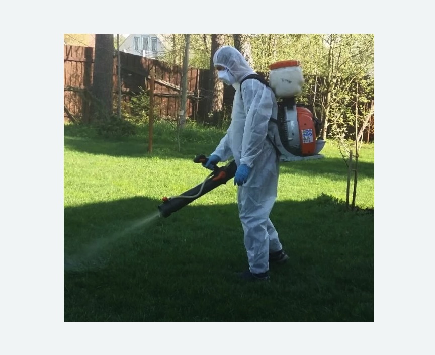 Обработка территории от клещей в Обручевском районе Москвы